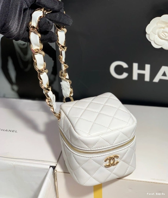 Firstbag Ru CHANEL HANDLE WITH CHANELUTCH 0820